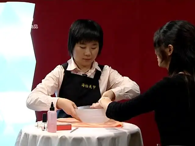 零基础到专业：美甲全攻略与最新技巧