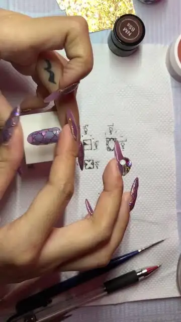 美甲全攻略：从基础到高级的详细教程