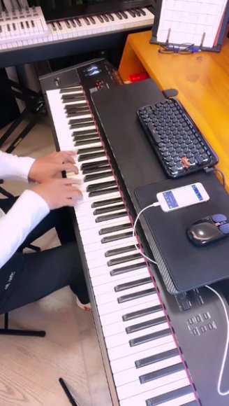 继伟流行钢琴即兴伴奏课：12课时掌握实用和弦技巧