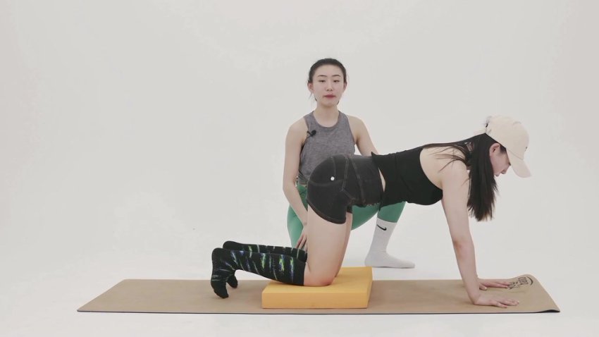 明君老师零基础徒手塑形课：21天打造漫画腿蜂腰翘臀